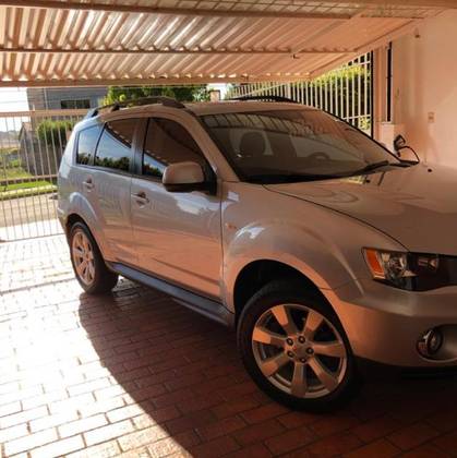 MITSUBISHI OUTLANDER 3.0 GT 4X4 V6 24V GASOLINA 4P AUTOMÁTICO